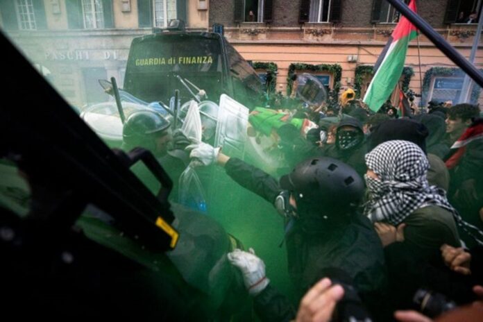 starcia-w-rzymie-podczas-propalestynskiej-demonstracji.-co-najmniej-20-policjantow-rannych