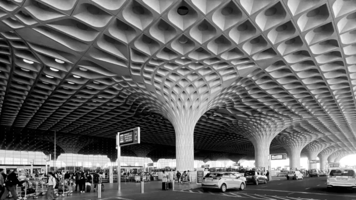 mumbai-airport-to-remain-close-for-six-hours-in-october-17