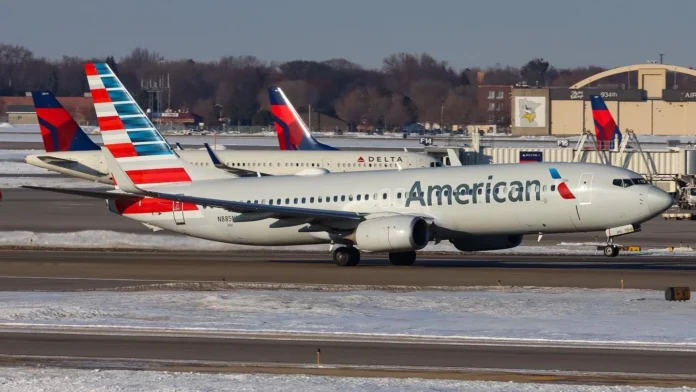 american-airlines-flight-makes-emergency-landing-at-chicago-amid-door-warnings