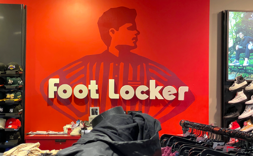 foot-locker-plunges-on-„softened”-sneaker-demand foot-locker-plunges-on-„softened”-sneaker-demand
