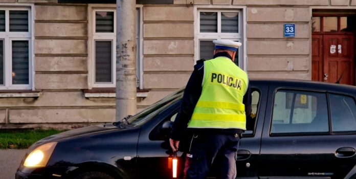 policja-ma-dostac-zapasowe-klucze-do-samochodow-obywateli policja-ma-dostac-zapasowe-klucze-do-samochodow-obywateli