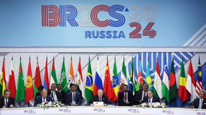 trump-na-prozno-grozi-brics-dolarem-jako-bronia-–-pisze-bloomberg