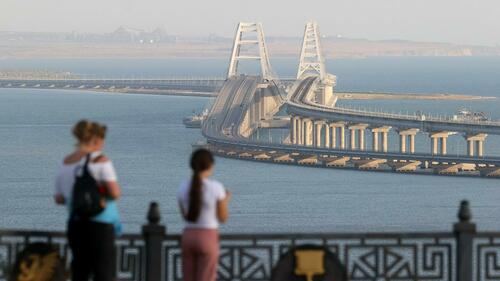 crimean-bridge-temporarily-closed-after-new-drone-strikes-on-kerch crimean-bridge-temporarily-closed-after-new-drone-strikes-on-kerch