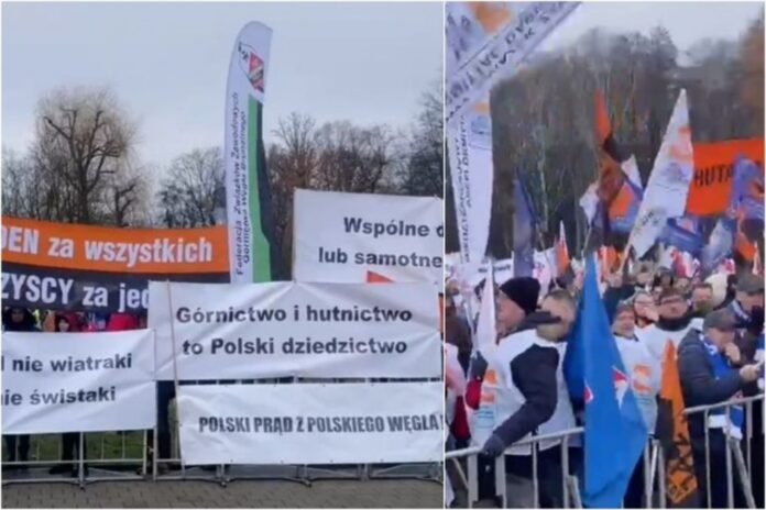 hutnicy-i-gornicy-protestuja-przed-konwencja-koalicji-obywatelskiej-w-gliwicach