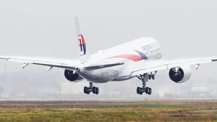 malaysia-airlines-a350-pilots-appauded-for-challenging-landing-at-london malaysia-airlines-a350-pilots-appauded-for-challenging-landing-at-london