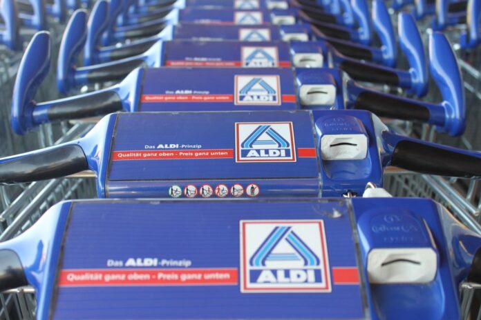 aldi-wprowadza-sprzedaz-biletow-lotniczych-–-sprawdz,-jak-dziala-promocja