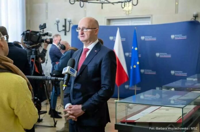 komisja-odslania-karty-ws.-afery-wizowej