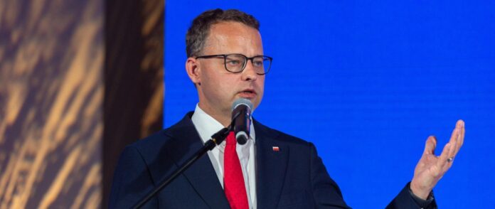 „odlecial-calkowicie”.-romanowski-w-radiu-biznesmena-z-torunia-tlumaczy-sie-z-ucieczki-na-wegry