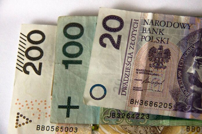 unia-europejska-wprowadza-limity-platnosci-gotowka.-jakie-zmiany-czekaja-polakow?