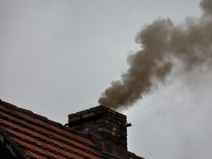 ujawniono-nowe-dane-o-smogu-w-polsce-–-co-musisz-wiedziec