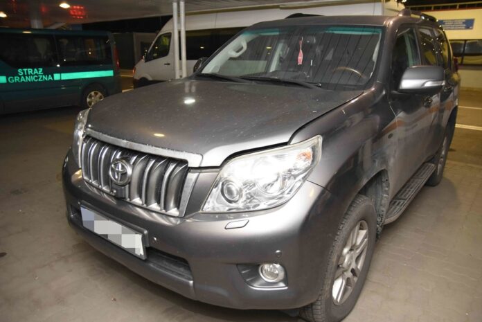 straz-graniczna-odzyskala-skradzione-samochody,-ktore-mialy-byc-wywiezione-na-ukraine