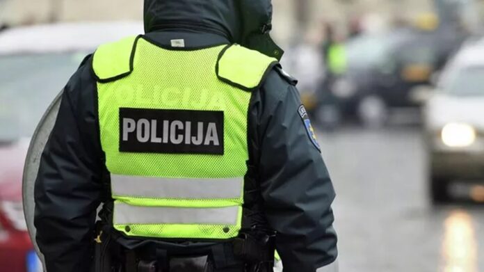 policjant-jezdzil-do-kochanki-radiowozem.-wszystko-wycieklo-do-internetu