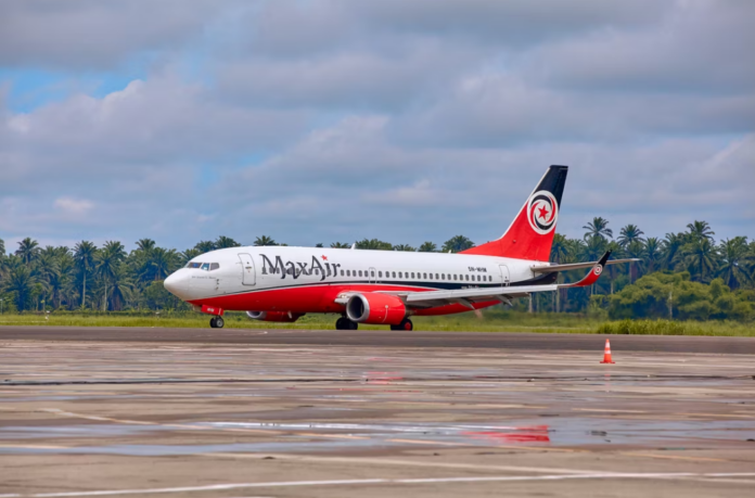 max-air-boeing-737-crash-land-in-nigeria,-all-passengers-survives max-air-boeing-737-crash-land-in-nigeria,-all-passengers-survives