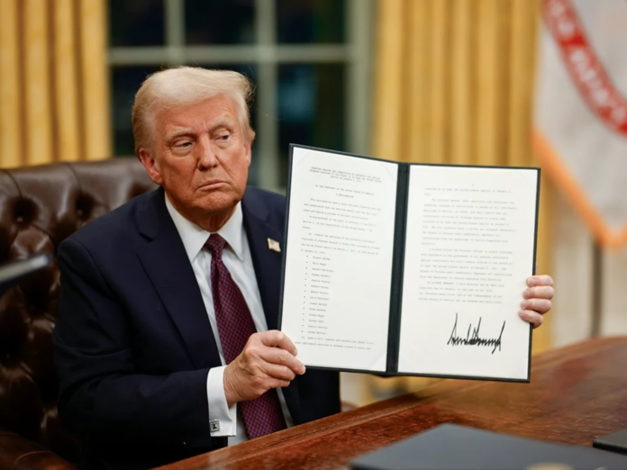 trump-ustanawia-rekord-tempa-wydawania-rozporzadzen-wykonawczych