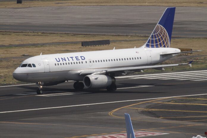 united-airlines-a319-aborts-takeoff-due-to-engine-failure-in-houston