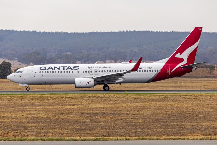 qantas-boeing-737-aborts-takeoff-in-hamilton,-flight-diverted-to-brisbane qantas-boeing-737-aborts-takeoff-in-hamilton,-flight-diverted-to-brisbane
