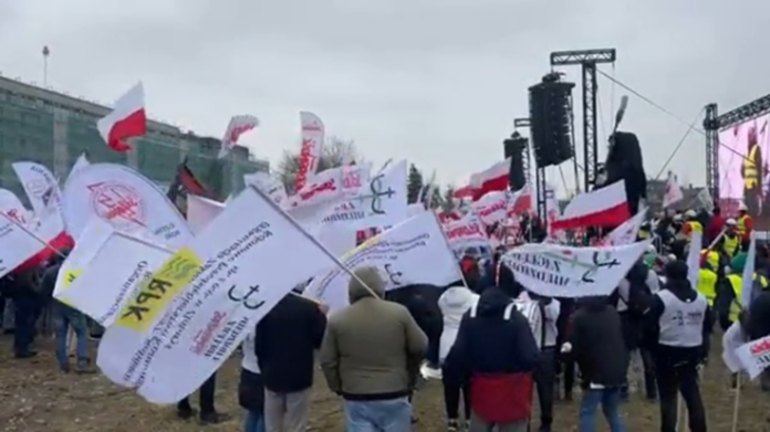 rolnicy-protestujacy-w-gdansku-wygwizdali-von-der-leyen-na-posiedzeniu-ke rolnicy-protestujacy-w-gdansku-wygwizdali-von-der-leyen-na-posiedzeniu-ke