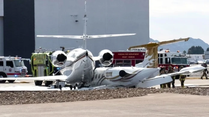 two-planes-collided-at-scottsdale-airport-in-arizona,-1-dead,-several-injured