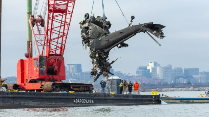 black-hawk-altimeter-failure-possibility-in-midair-collision-with-american-crj700