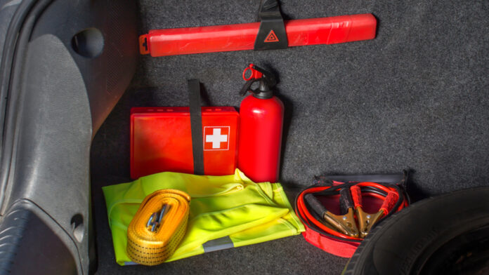 nowe-obowiazkowe-wyposazenie-samochodow-od-1-marca-2025