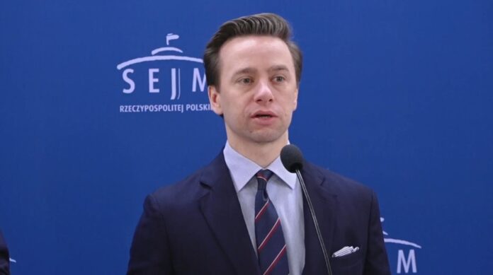 szymon-holownia-zamyka-sejm-dla-afd.-krzysztof-bosak-ripostuje:-„to-gra-na-fobiach”