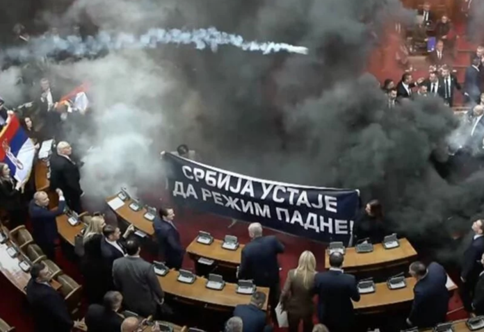 ue-zaniepokojona-zamieszkami-w-parlamencie-serbskim