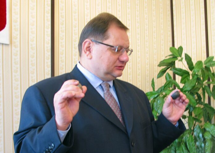 „nie-z-nami-te-numery”.-kalisz-odpowiada-na-prowokacje-pis-z-udzialem-szefa-pkw