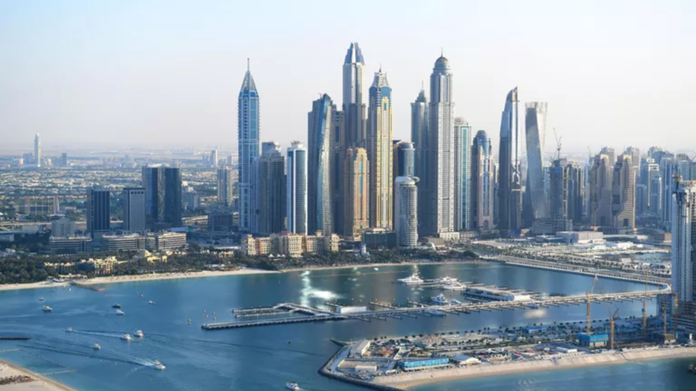 w-dubaju-otwarto-hotel-w-ksztalcie-luksusowego-jachtu w-dubaju-otwarto-hotel-w-ksztalcie-luksusowego-jachtu