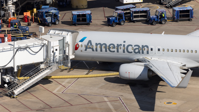 american-airlines-engineers-salaries-now-exceeds-100,000-at-london-heathrow american-airlines-engineers-salaries-now-exceeds-100,000-at-london-heathrow