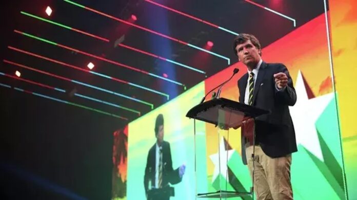 tucker-carlson-sklada-zaskakujace-oswiadczenie-na-temat-zycia-w-rosji