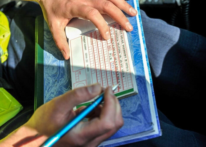 pis-bis!-ekipa-tuska-planuje-kolejne-podwyzki-mandatow-dla-kierowcow