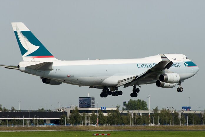 cathay-pacific-747-makes-emergency-landing-in-new-york-jfk cathay-pacific-747-makes-emergency-landing-in-new-york-jfk