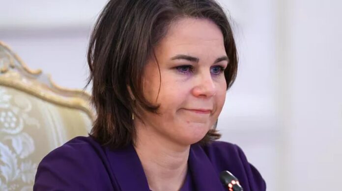 baerbock-wymyslila-dziwaczny-sposob-zemsty-na-trumpie baerbock-wymyslila-dziwaczny-sposob-zemsty-na-trumpie