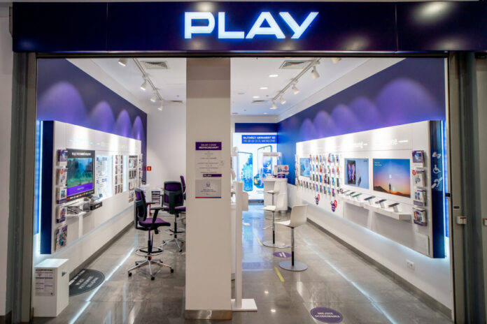 play-wymienia-klientom-upc-dekodery