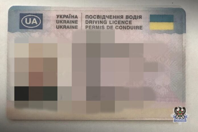 ukrainiec-z-falszywymi-prawami-jazdy-zatrzymany-na-a4.-„gdzie-je-kupiles?”-–-pyta-policja ukrainiec-z-falszywymi-prawami-jazdy-zatrzymany-na-a4.-„gdzie-je-kupiles?”-–-pyta-policja