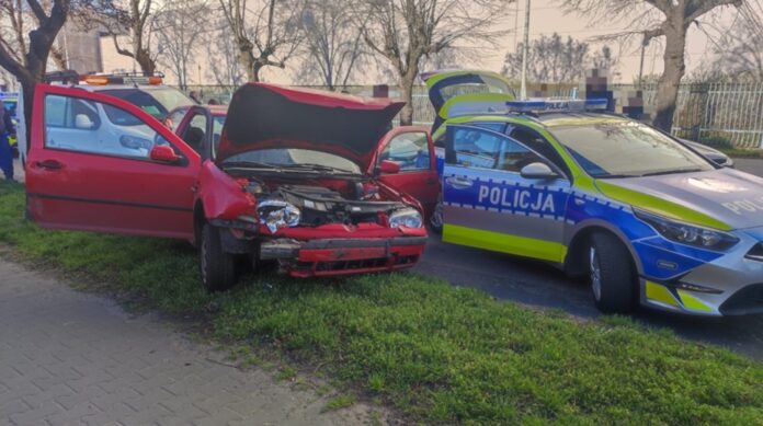 wielkopolska:-moldawianin-z-blisko-2-promilami-doprowadzil-do-kolizji-miedzy-innymi-z-radiowozem