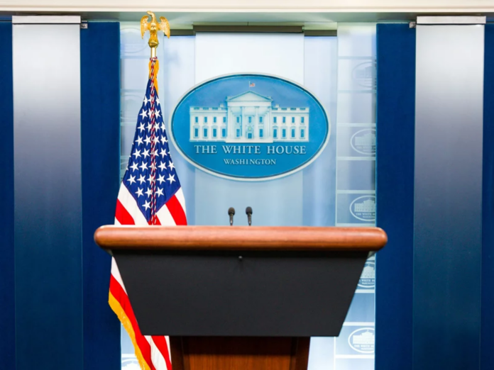 bialy-dom-wyjasnil,-dlaczego-rosja-nie-zostala-dotknieta-nowymi-amerykanskimi-clami