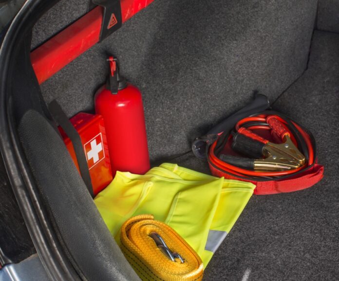 policja-zaostrza-kontrole-wyposazenia-samochodow:-mandat-za-brak-apteczki-i-gasnicy!