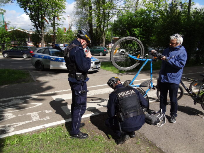 rowerzysci-pod-lupa-policji:-ten-blad-moze-kosztowac-cie-nawet-3000-zl