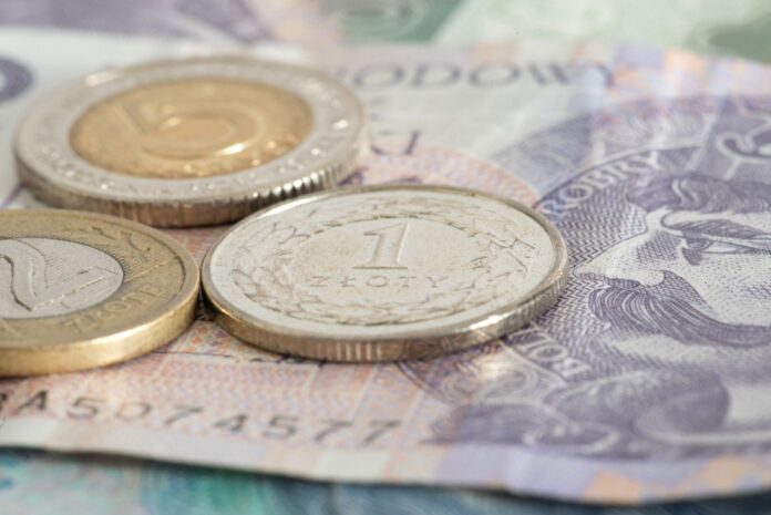 nie-wszyscy-seniorzy-o-tym-wiedza:-oto-znizki-i-ulgi-po-60.-roku-zycia,-z-ktorych-warto-korzystac