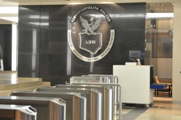 paczka-z-atrapa-bomby-nadana-zlotych-tarasach-polecial-do-niemiec