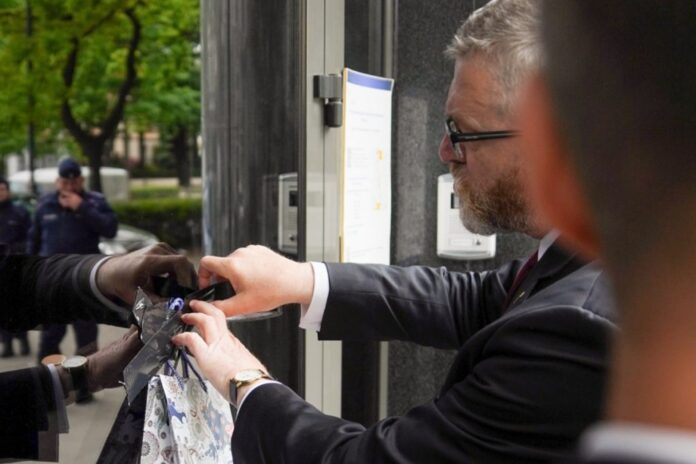 braun-zwraca-flage-ukrainie.-wladze-bialej-podlaskiej-sluzce-banderlandowi-znow-prowokuja-[video]