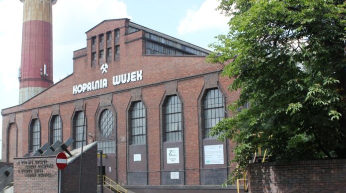 usmiechniety-rzad-tuska-zaplaci-9,1-mld-zl-za-likwidacje-6-kopaln-wegla.-co-z-pracownikami?