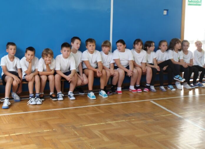 nowe-zasady-wf-u:-od-wrzesnia-2025-taniec,-lekkoatletyka-i-wiecej-sportu-na-swiezym-powietrzu