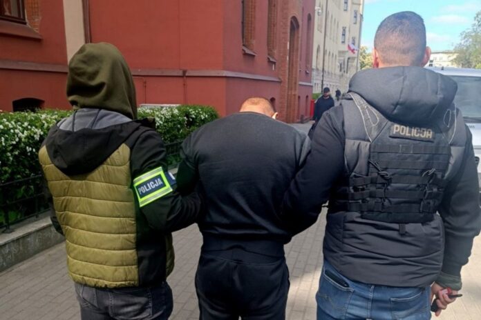 krwawy-atak-w-bydgoszczy!-nozownik-zaatakowal-domownikow-–-grozi-mu-dozywocie krwawy-atak-w-bydgoszczy!-nozownik-zaatakowal-domownikow-–-grozi-mu-dozywocie