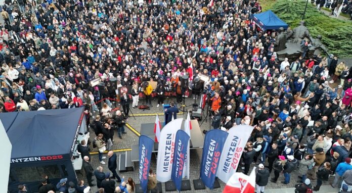 „druga-tura-bez-bazura!”-wiec-mentzena-w-warszawie-przyciagnal-tlumy-[foto+wideo]