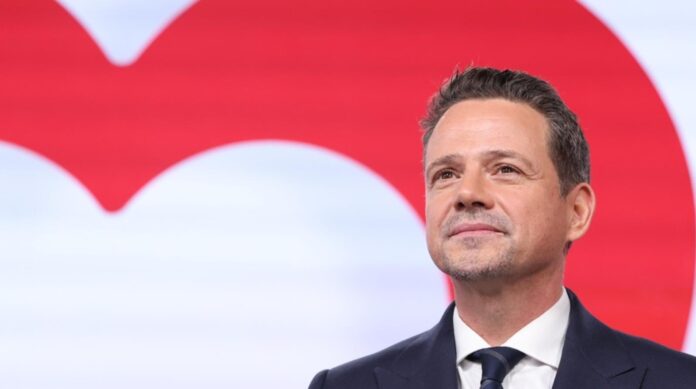 rafal-trzaskowski-zabiega-o-glosy-razem-–-polityczna-gra-przed-ii-tura