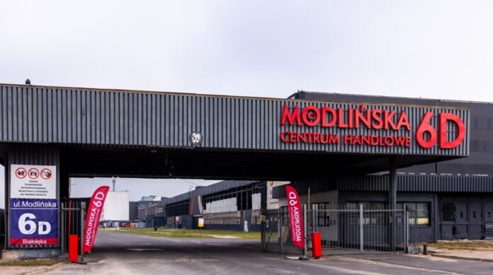 gang-czeczenow-terroryzuje-kupcow-w-warszawie.-bosak:-„policja-schodzi-z-drogi-imigranckim-mafiom”