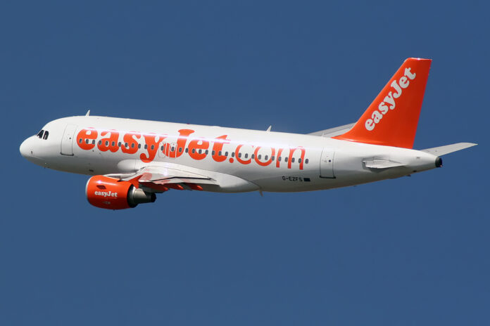 easyjet-alicante-to-manchester-flight-makes-emergency-landing-at-gatwick easyjet-alicante-to-manchester-flight-makes-emergency-landing-at-gatwick