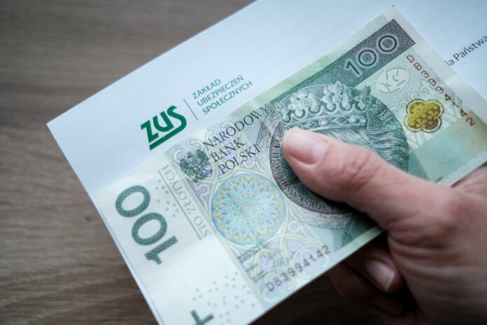 zus-podnosi-limit-30-krotnosci-do-260-190-zl-–-wysokie-zarobki-zaplaca-wiecej-skladek-w-2025